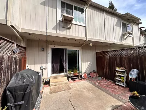 Exterior - 37 Front St #D, Healdsburg, CA 95448 photo 5 of 10