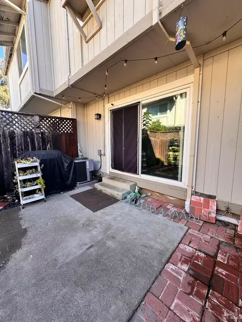 Exterior - 37 Front St #D, Healdsburg, CA 95448 photo 3 of 5