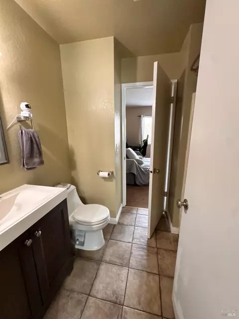 Bath - 37 Front St #D, Healdsburg, CA 95448 photo 1 of 1