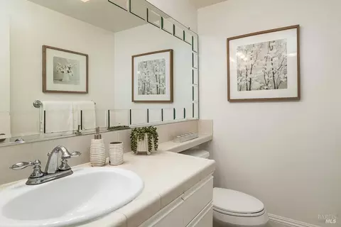 Bath - 41 Parkview Cir, Corte Madera, CA 94925 photo 3 of 3