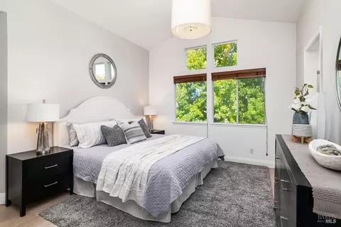 Bedroom - 41 Parkview Cir, Corte Madera, CA 94925 photo 1 of 4
