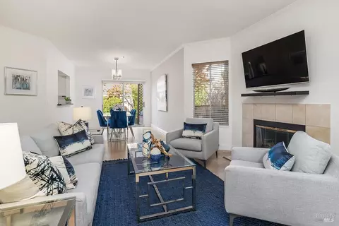 Living - 41 Parkview Cir, Corte Madera, CA 94925 photo 2 of 3