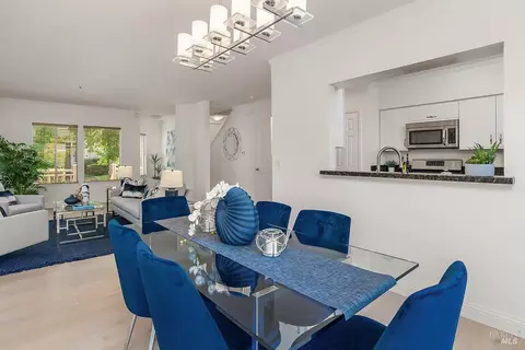 Dining - 41 Parkview Cir, Corte Madera, CA 94925 photo 2 of 2