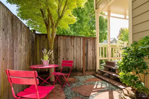 Exterior - 41 Parkview Cir, Corte Madera, CA 94925 photo 7 of 9