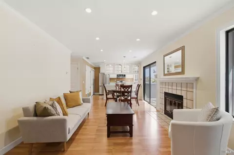 55 Hector Ln W, Novato, CA 94949