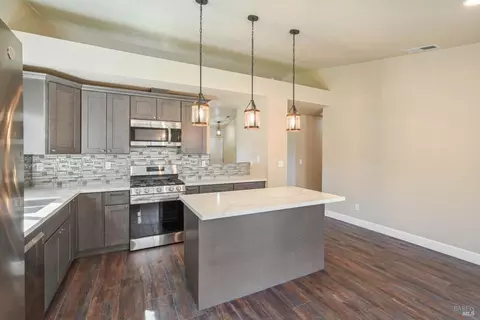 Kitchen - 1440 Ingrid Dr, Dixon, CA 95620 photo 5 of 6