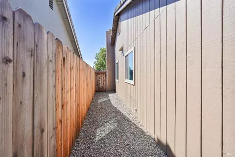 Exterior - 1440 Ingrid Dr, Dixon, CA 95620 photo 14 of 14