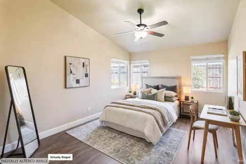 Bedroom - 1440 Ingrid Dr, Dixon, CA 95620 photo 3 of 10
