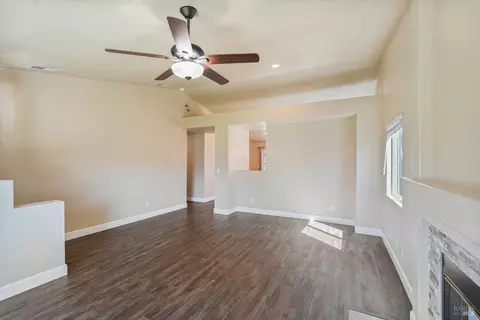 Living - 1440 Ingrid Dr, Dixon, CA 95620 photo 3 of 7