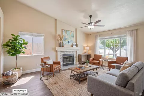 Living - 1440 Ingrid Dr, Dixon, CA 95620 photo 6 of 7