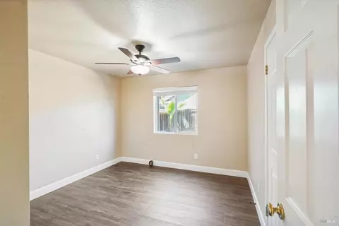 Bedroom - 1440 Ingrid Dr, Dixon, CA 95620 photo 7 of 10