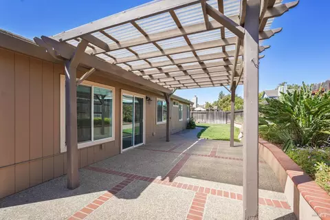 Exterior - 1440 Ingrid Dr, Dixon, CA 95620 photo 6 of 14