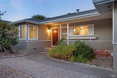 1436 Buchanan St, Novato, CA 94947