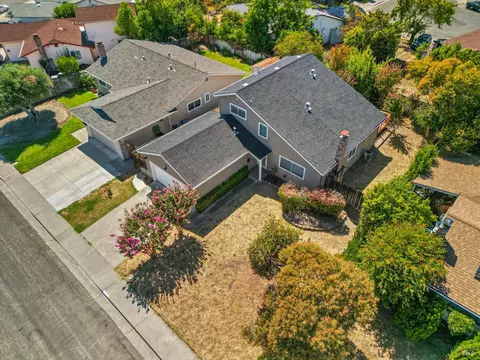 View/Area - 1086 Mockingbird Ln, Fairfield, CA 94533 photo 3 of 5