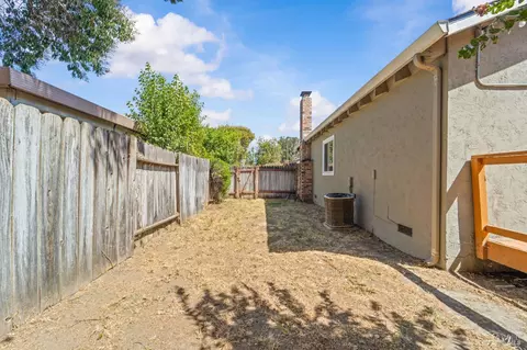 Exterior - 1086 Mockingbird Ln, Fairfield, CA 94533 photo 13 of 13