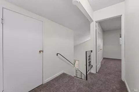Entry Way - 1086 Mockingbird Ln, Fairfield, CA 94533 photo 4 of 4