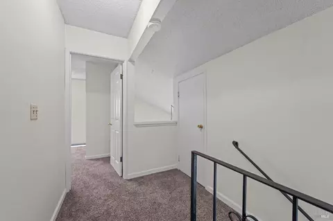 Entry Way - 1086 Mockingbird Ln, Fairfield, CA 94533 photo 3 of 4