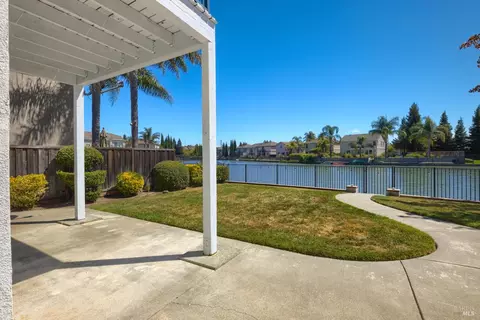 Exterior - 5148 Blue Ct, Fairfield, CA 94534 photo 4 of 7