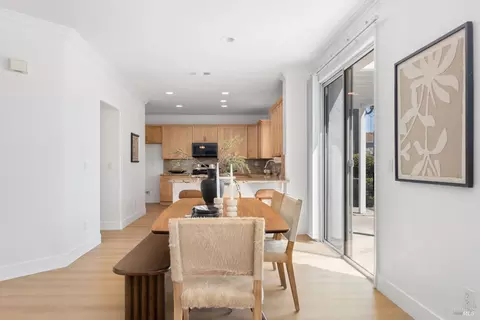 Dining - 5148 Blue Ct, Fairfield, CA 94534 photo 4 of 7