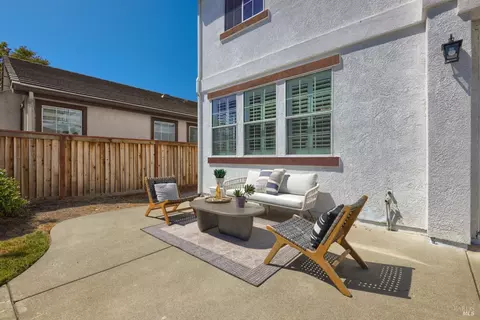 Exterior - 5148 Blue Ct, Fairfield, CA 94534 photo 5 of 7