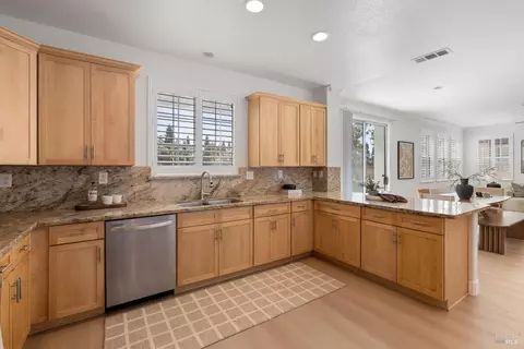 Kitchen - 5148 Blue Ct, Fairfield, CA 94534 photo 2 of 7
