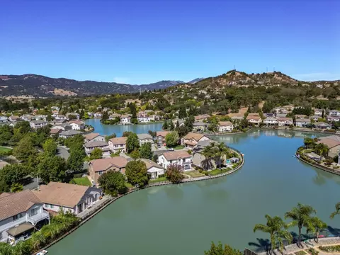 View/Area - 5148 Blue Ct, Fairfield, CA 94534 photo 13 of 14