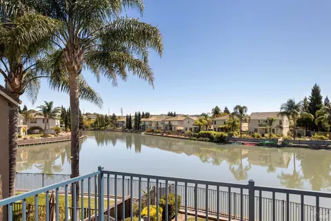 View/Area - 5148 Blue Ct, Fairfield, CA 94534 photo 3 of 14