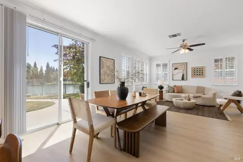 Dining - 5148 Blue Ct, Fairfield, CA 94534 photo 5 of 7
