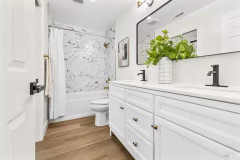 Bath - 5 Parrott St, Vallejo, CA 94590 photo 3 of 3