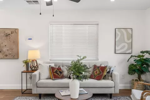 Living - 5 Parrott St, Vallejo, CA 94590 photo 3 of 3