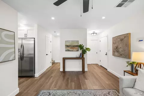 Entry Way - 5 Parrott St, Vallejo, CA 94590 photo 2 of 4