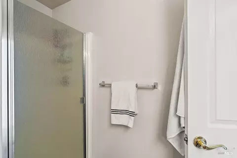 Bath - 1041 Mcclelland Dr, Windsor, CA 95492 photo 5 of 6