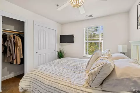Bedroom - 1041 Mcclelland Dr, Windsor, CA 95492 photo 4 of 6
