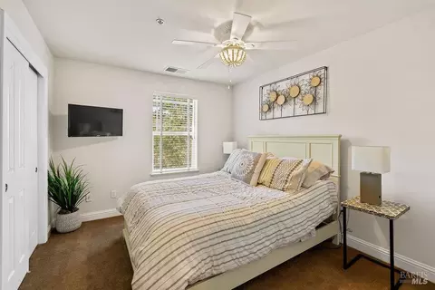 Bedroom - 1041 Mcclelland Dr, Windsor, CA 95492 photo 3 of 6
