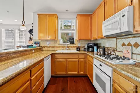 Kitchen - 1041 Mcclelland Dr, Windsor, CA 95492 photo 5 of 6