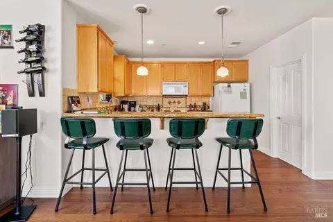 Kitchen - 1041 Mcclelland Dr, Windsor, CA 95492 photo 3 of 6