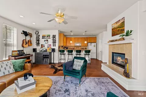 1041 Mcclelland Dr, Windsor, CA 95492