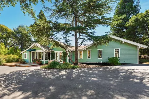 690 Palm Ave, Penngrove, CA 94951