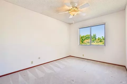 Bedroom - 481 Crestview Dr, Vacaville, CA 95688 photo 1 of 7