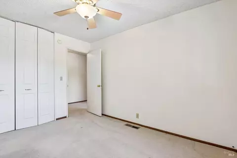 Bedroom - 481 Crestview Dr, Vacaville, CA 95688 photo 4 of 7