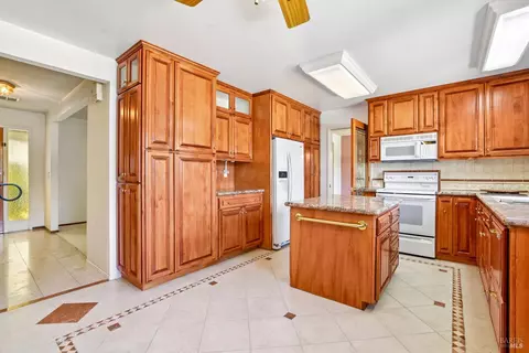 Kitchen - 481 Crestview Dr, Vacaville, CA 95688 photo 3 of 6