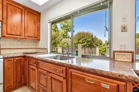Kitchen - 481 Crestview Dr, Vacaville, CA 95688 photo 5 of 6