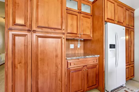 Kitchen - 481 Crestview Dr, Vacaville, CA 95688 photo 4 of 6