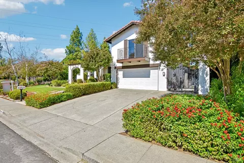Exterior - 481 Crestview Dr, Vacaville, CA 95688 photo 2 of 19