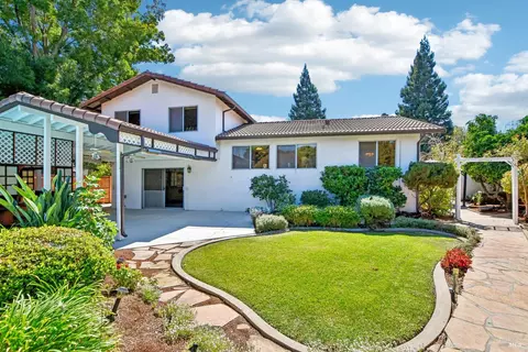 Exterior - 481 Crestview Dr, Vacaville, CA 95688 photo 12 of 19
