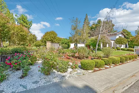 Exterior - 481 Crestview Dr, Vacaville, CA 95688 photo 4 of 19