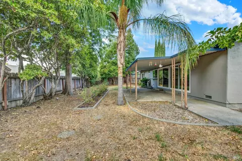Exterior - 506 Crestview Dr, Vacaville, CA 95688 photo 8 of 14