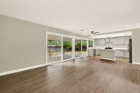 Living - 506 Crestview Dr, Vacaville, CA 95688 photo 6 of 12