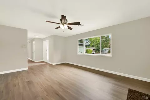 Living - 506 Crestview Dr, Vacaville, CA 95688 photo 5 of 12