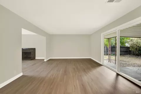 Living - 506 Crestview Dr, Vacaville, CA 95688 photo 9 of 12